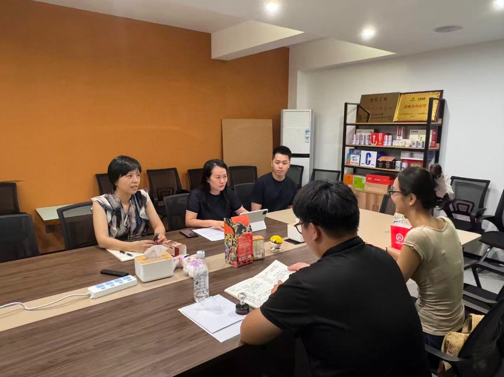 万物闪闪与椰语堂团队会议洽谈
